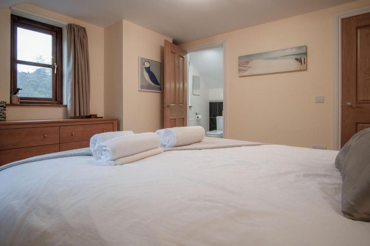 Llais Afon - 3 Bedroom Holiday Home - Fishguard Exterior photo