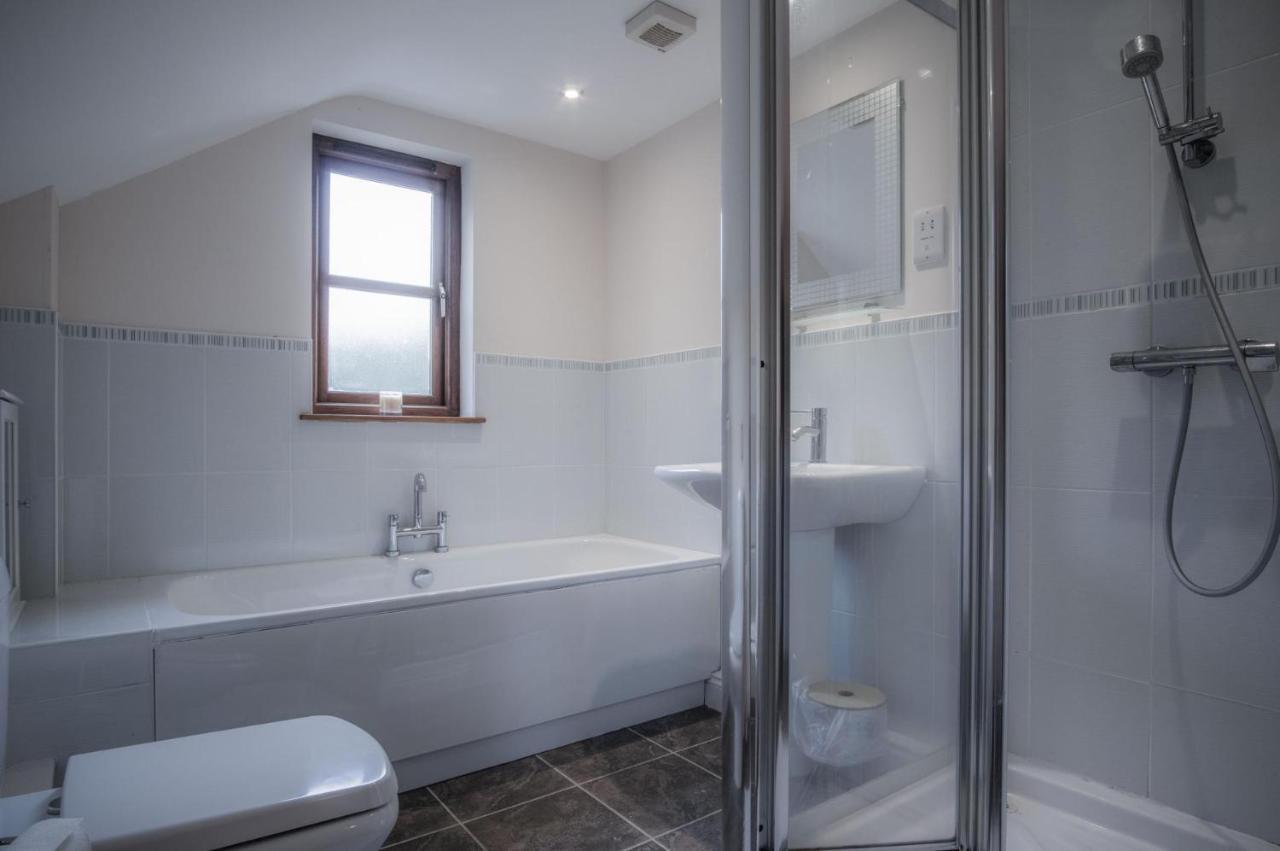 Llais Afon - 3 Bedroom Holiday Home - Fishguard Exterior photo